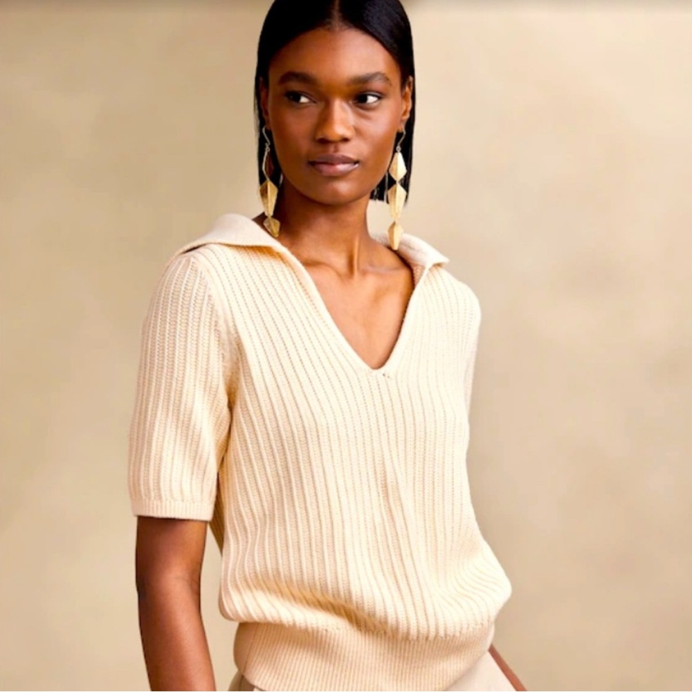 Banana Republic Cream V-Neck Sweater